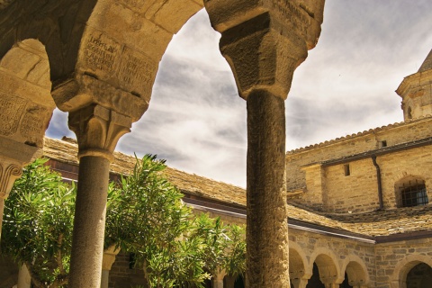 Cloister of the cathedral of San Vicente in Roda de Isábena, in Huesca (Aragon)