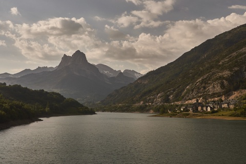 Lago de Sallent de Gállego, em Huesca (Aragón)