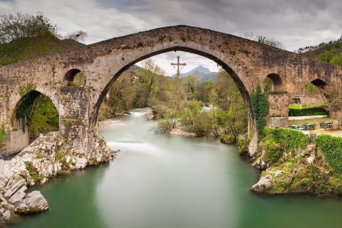 Ponte Romana sobre o rio Sella. Cangas de Onís