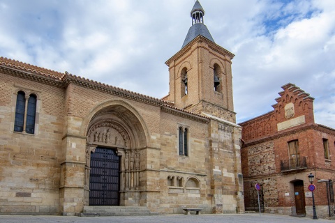 Iglesia de San Juan del Mercado, en Benavente, Zamora (Castilla y León)