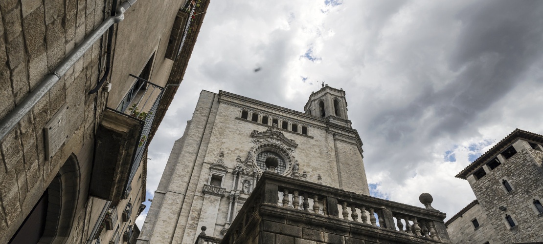 Vue de la cathédrale Santa María à Gérone, Catalogne