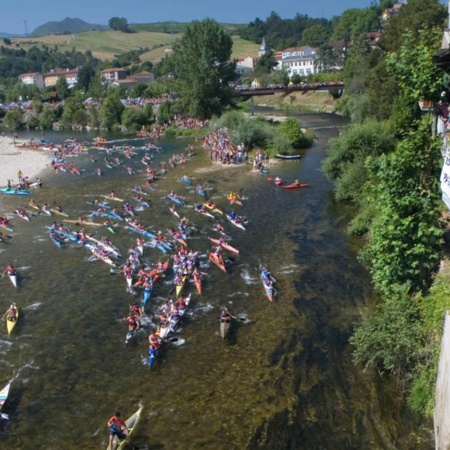 Festa delle Canoe. Discesa Internazionale del fiume Sella