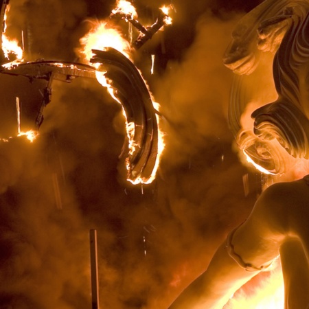 Zdjęcie popularnych obchodów Święta Ognia w Walencji
