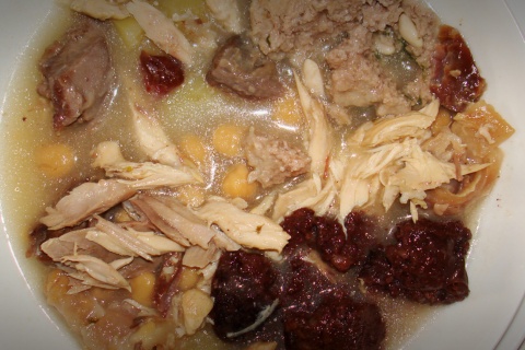 肉と野菜のカタルーニャ風スープ