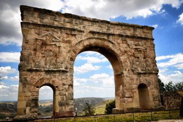 Arco de triunfo de Medinacelli, en Soria (Castilla y León)