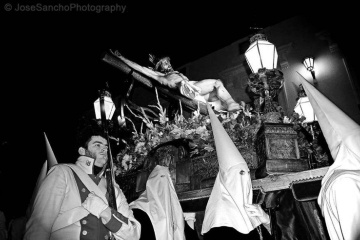 Procession of Cristo Rey de los Mártires accompanied by a battalion of Roman soldiers during Easter Week in Ocaña