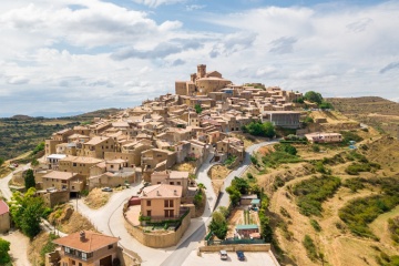 Vista aérea da cidade medieval de Ujué, Navarra
