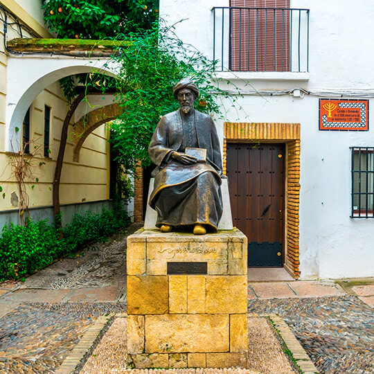 Estátua de Maimônides em Córdoba