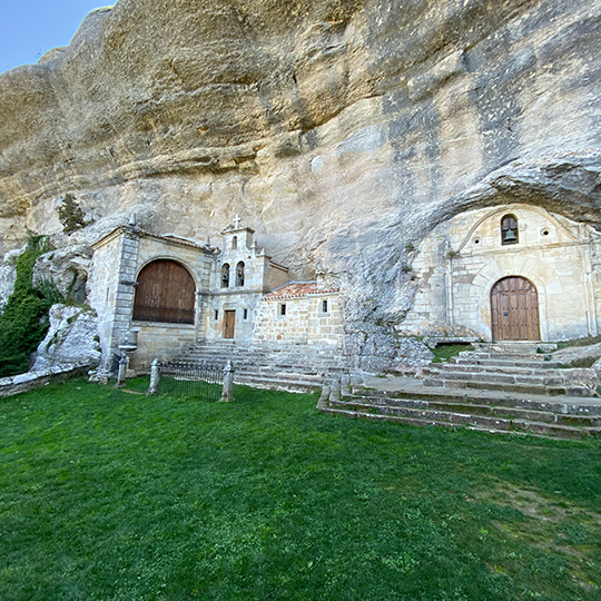 Kościół wykuty w skale w Ojo Guareña, Burgos