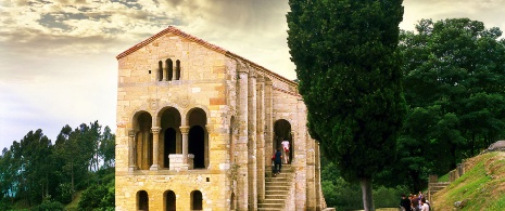 Церковь Санта-Мария-дель-Наранко, дороманское искусство Астурии