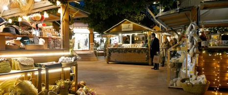 Mercado navideño en Puerto Portals, Mallorca