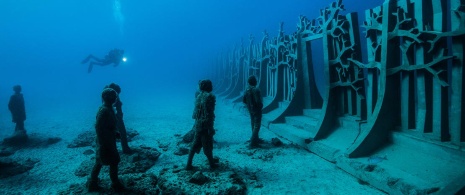 Atlantic Museum in Lanzarote. Crossing the Rubicon, sculptures by Jason deCaires Taylor