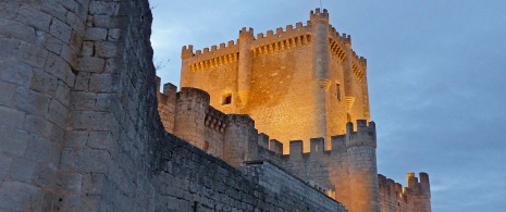 Башня замка в Пеньяфьеле. Вальядолид
