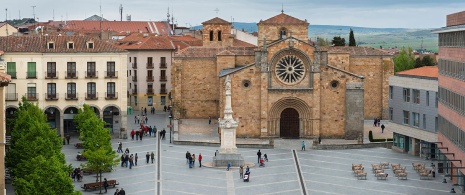 View of the square of Santa Teresa and the church of San Pedro