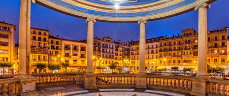 Blick vom Musikpavillon auf der Plaza del Castillo, Pamplona, Navarra