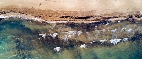 Luftaufnahme des Strandes La Patacona in Valencia, Region Valencia