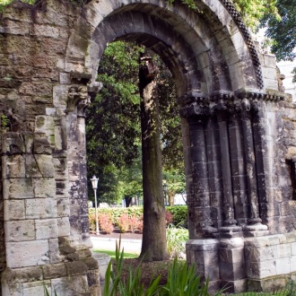 Romanesque arch in San Francisco Park, Oviedo