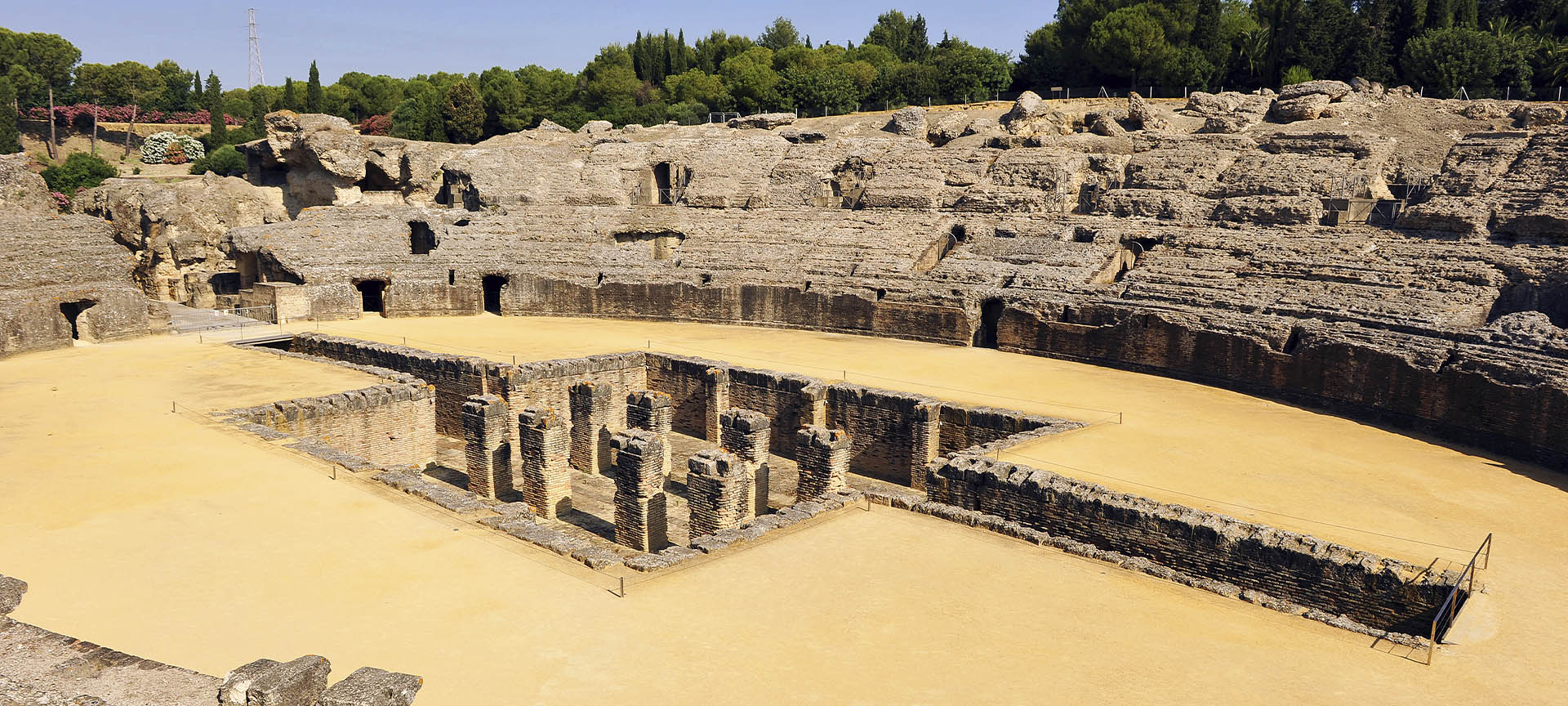 https://www.spain.info/.content/imagenes/cabeceras-grandes/andalucia/santiponce-s1031833849.jpg