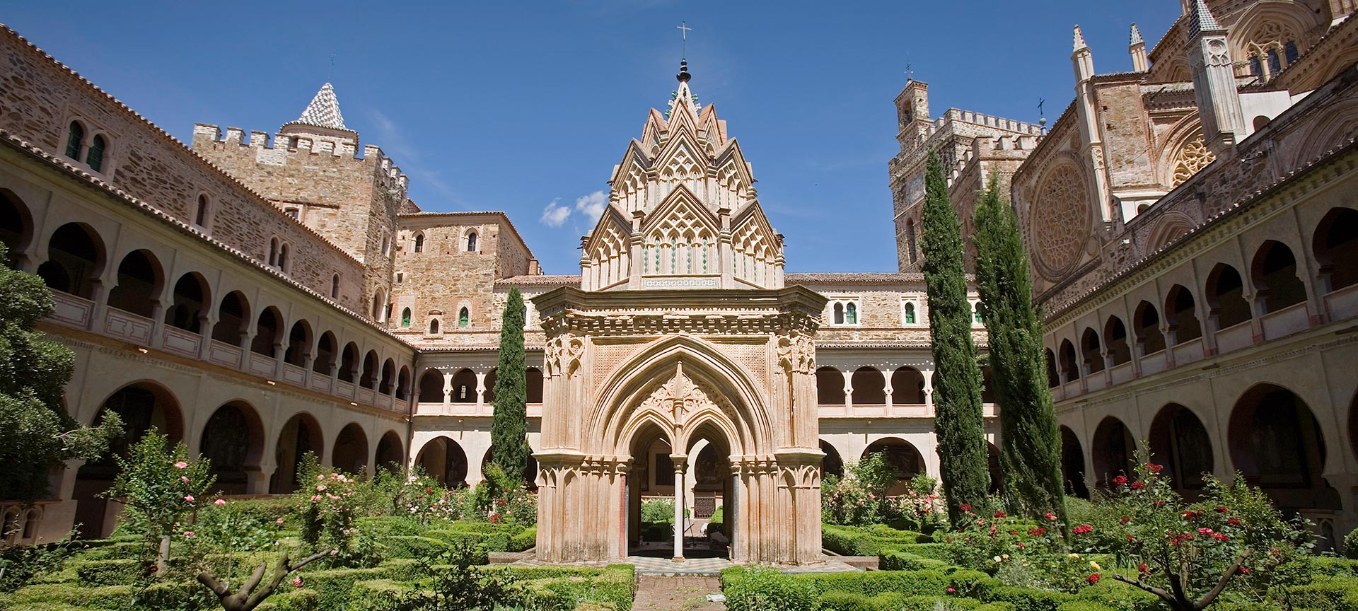 Gartenanlage Des Koniglichen Klosters Nuestra Senora De Guadalupe Guadalupe Informationen Und Besichtigungen Spain Info Auf Deutsch