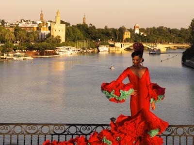 Flamenco dancer on Triana bridge 