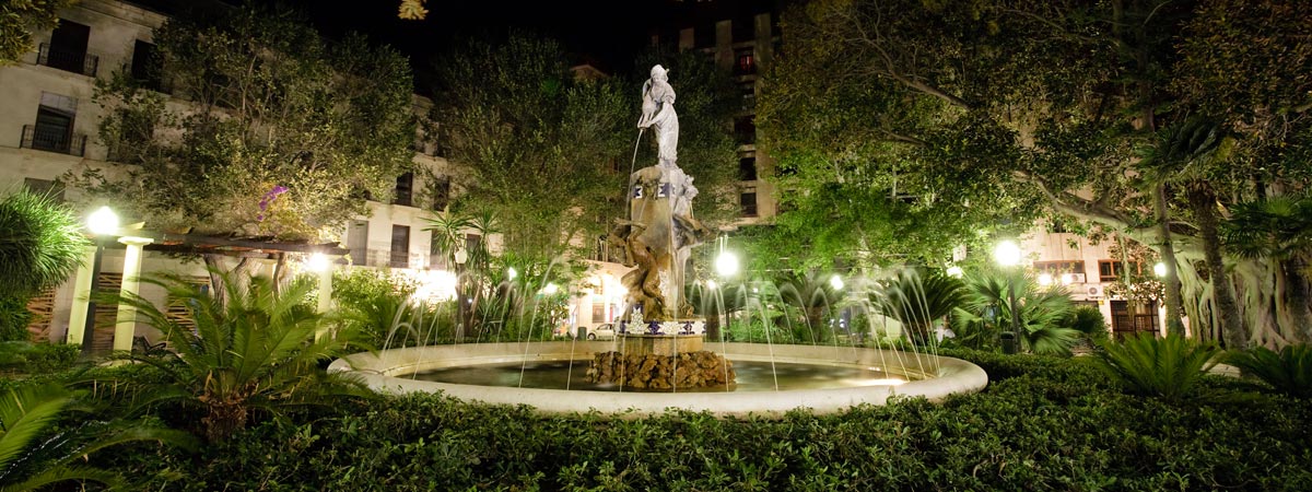 Plaza de Gabriel Miró and La Aguadora fountain