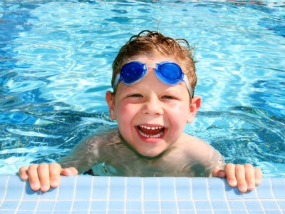 Child in a swimming pool 