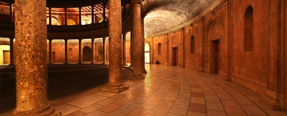 داخل قصر شارل الخامس داخل قصر شارل الخامس