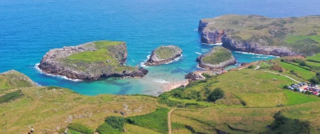 Cué Beach, Llanes, Asturias 