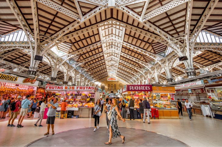 داخل السوق المركزي في فالنسيا