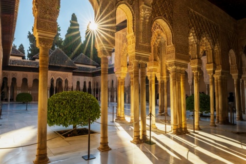قصر الحمراء في غرناطة