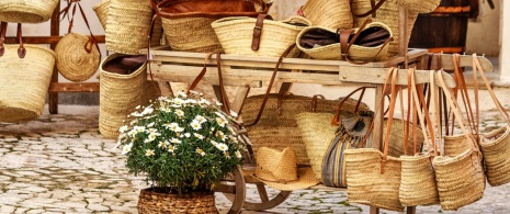 Shop for artisanal wicker products in Mallorca