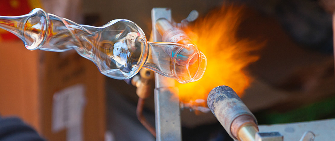 مصنوعات يدوية من الزجاج مصنوعات يدوية من الزجاج