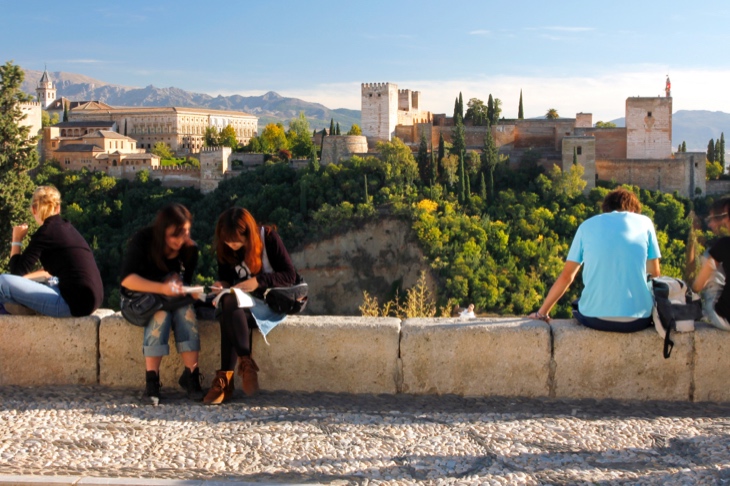 مناظر قصر الحمراء من وجهة نظر سان نيكولاس