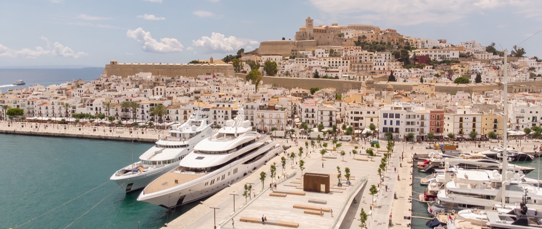 مارينا بويرتو إيبيزا  مارينا بويرتو إيبيزا