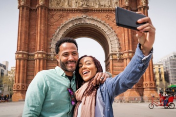 Tourists in Triumphal Arch, Barcelona