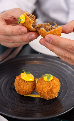Crocchetta di ossobuco, maionese di zafferano e gremolata