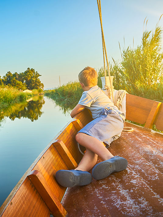 Touriste dans l'Albufera de Valence