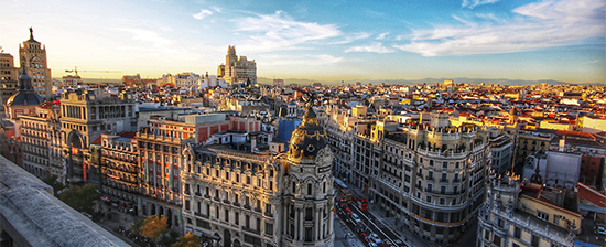 Blick auf die Gran Vía in Madrid © Jorge Fernández Salas