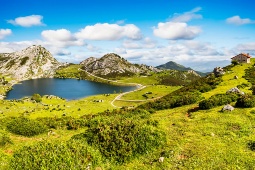 Lagos de Covadonga en los Picos de Europa, Asturias