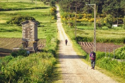 Pellegrini lungo il Cammino di Santiago a Fisterra e Muxía