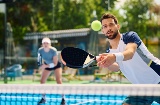 Jogadores de padel ao ar livre