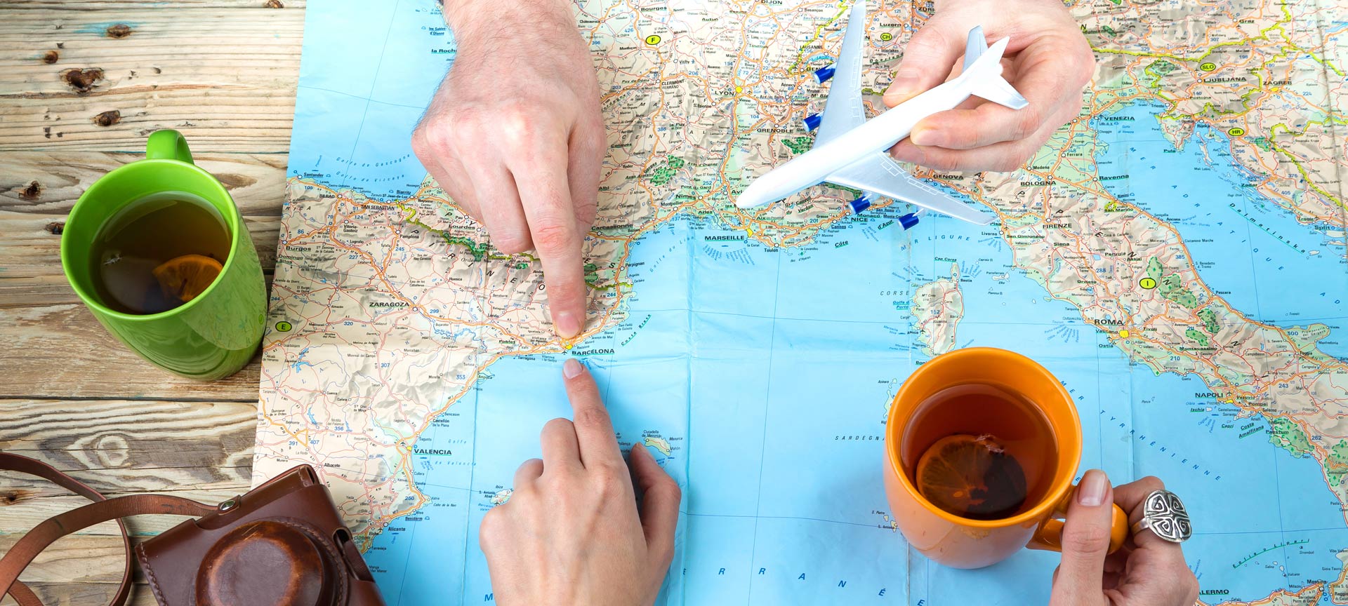 Planejando um roteiro em um mapa Planejando um roteiro em um mapa