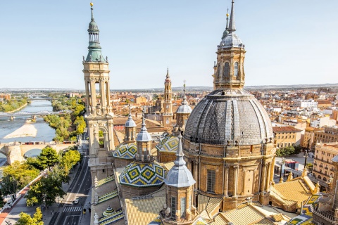 Die Basilika El Pilar in Zaragoza