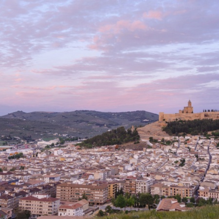 Vue panoramique d’Alcalá la Real (province de Jaén, Andalousie)