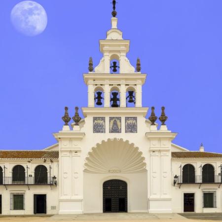 La ermita de El Rocío, en Almonte (Huelva, Andalucía)