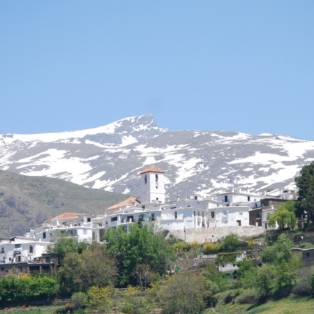 Capileira na área de La Alpujarra (Granada, Andaluzia)