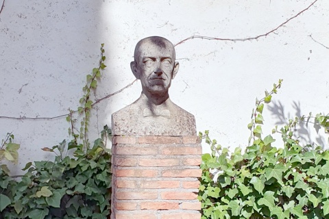Busto de Manuel de Falla, Granada