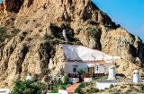 Veduta di una casa grotta di Guadix, Granada, Andalusia