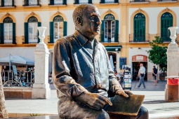 マラガにあるピカソ像