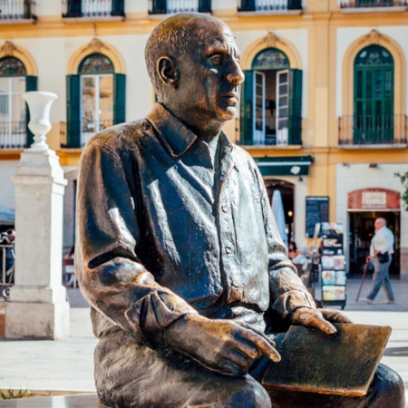 Статуя Пикассо в Малаге